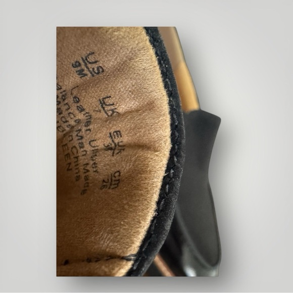 Naturalizer Patent and Suede Loafers - great condition! - Picture 8 of 8